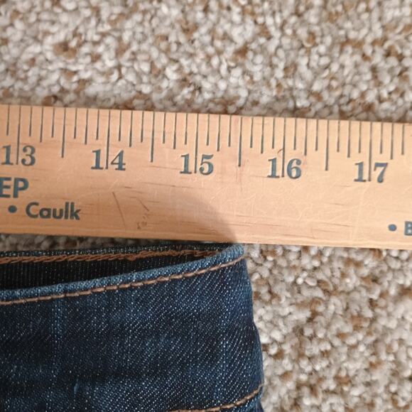 Chicos Jeans Womens Dark Wash Platinum Denim Ultimate Fit Capri Crop Size 1 US 8 - Picture 7 of 10